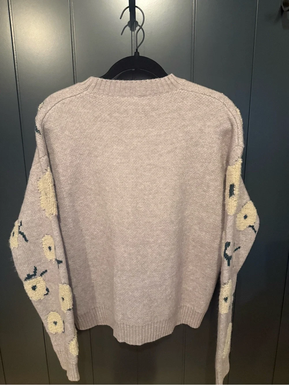 NWT En Creme Gray Cloud Flower Floral Crewneck Sweater - Picture 7 of 9